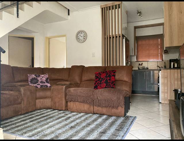 3 BEDROOM TOWNHOUSE FOR SALE IN DAWN PARK